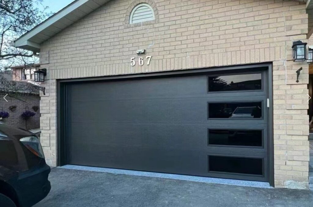 Flat aluminium sectional garage door