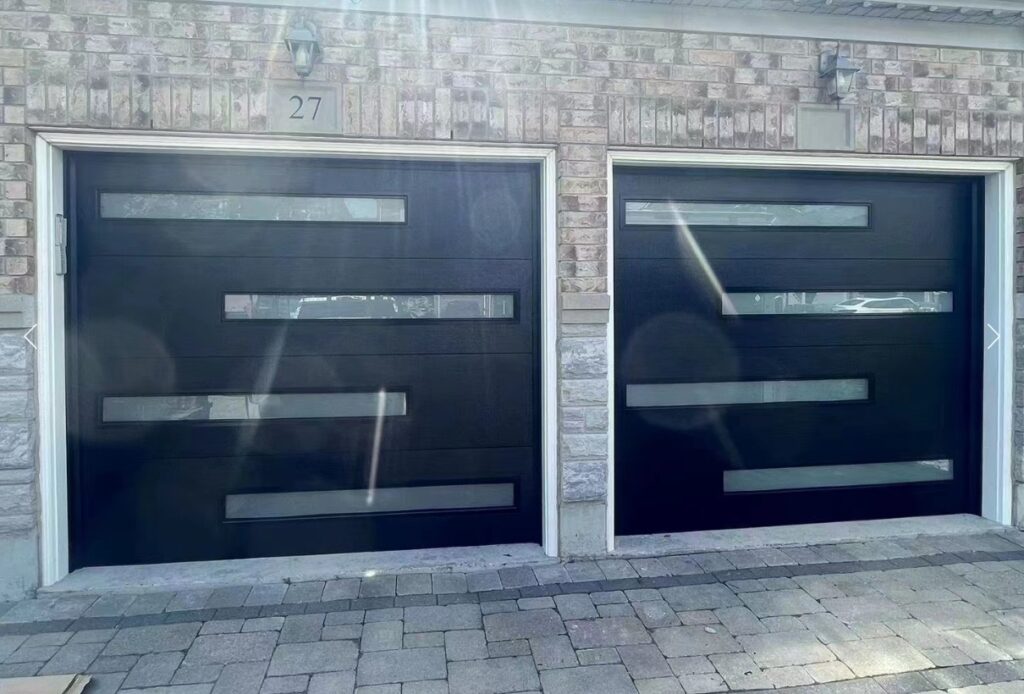Flat aluminium sectional garage door